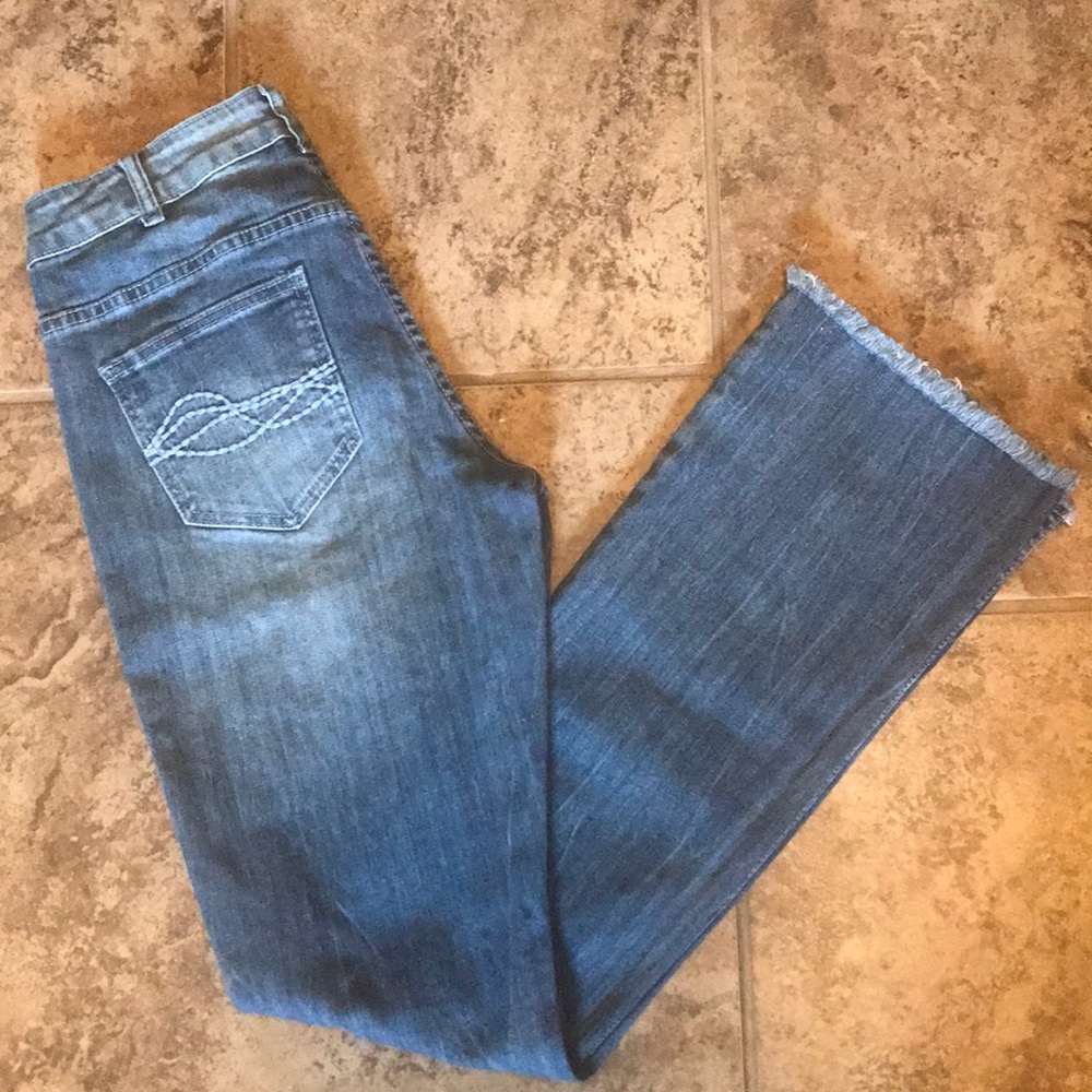 Like New- Cowgirl Tuff Jeans